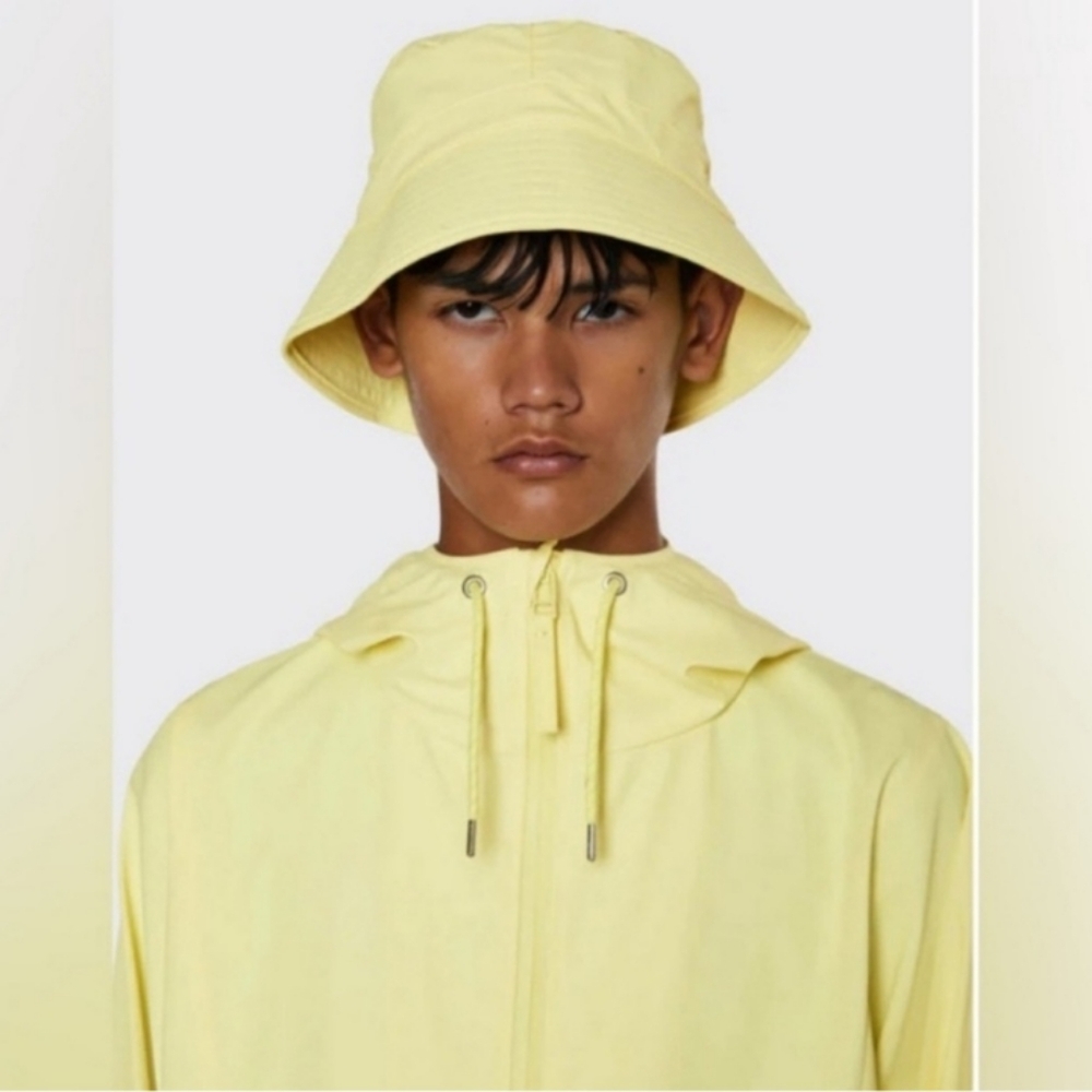 RAINS Waterproof Bucket Hat Yellow Straw NWT MSRP $34 Size S/M